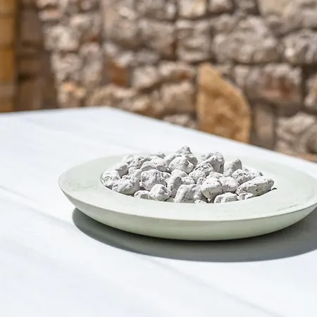 Villa Villa Artia - Subtle Elegance, Walkable To Necessities And Pleasures Xiropigado