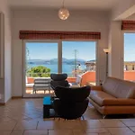 Artia - Subtle Elegance In A Seaside Village Xiropigado