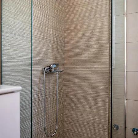 Artia - Subtle Elegance In A Seaside Village * زيروبيغادو