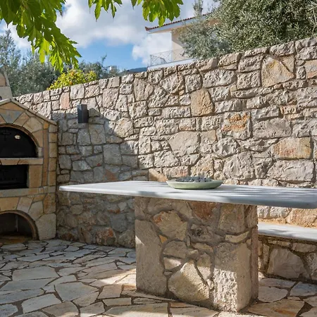 Artia - Subtle Elegance In A Seaside Village فيلة