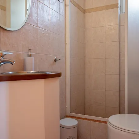 Artia - Subtle Elegance In A Seaside Village فيلة *
