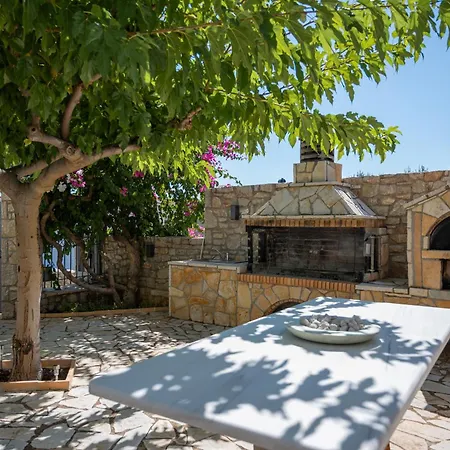 Villa Artia - Seaside Village Residence, Nafplio Riviera *