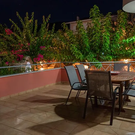 Artia - Subtle Elegance In A Seaside Village * زيروبيغادو