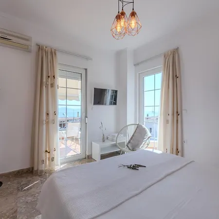 Artia - Subtle Elegance In A Seaside Village فيلة زيروبيغادو