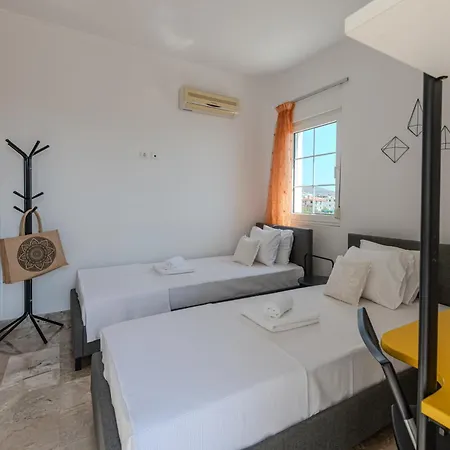 Artia - Subtle Elegance In A Seaside Village فيلة
