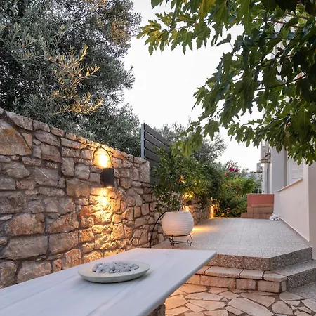 فيلة Artia - Subtle Elegance In A Seaside Village