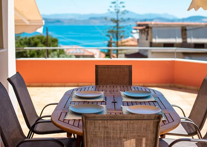 Villa Artia - Subtle Elegance In A Seaside Village Xiropigado