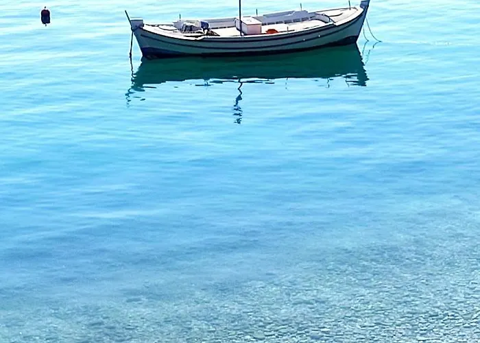 Artia - Subtle Elegance In A Seaside Village Villa *